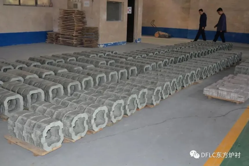 东方炉衬耐火砖.jpg